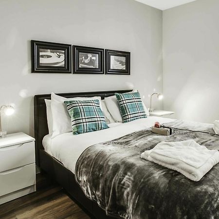 Approved Serviced Apartments Gorse Hill Manchester Bagian luar foto