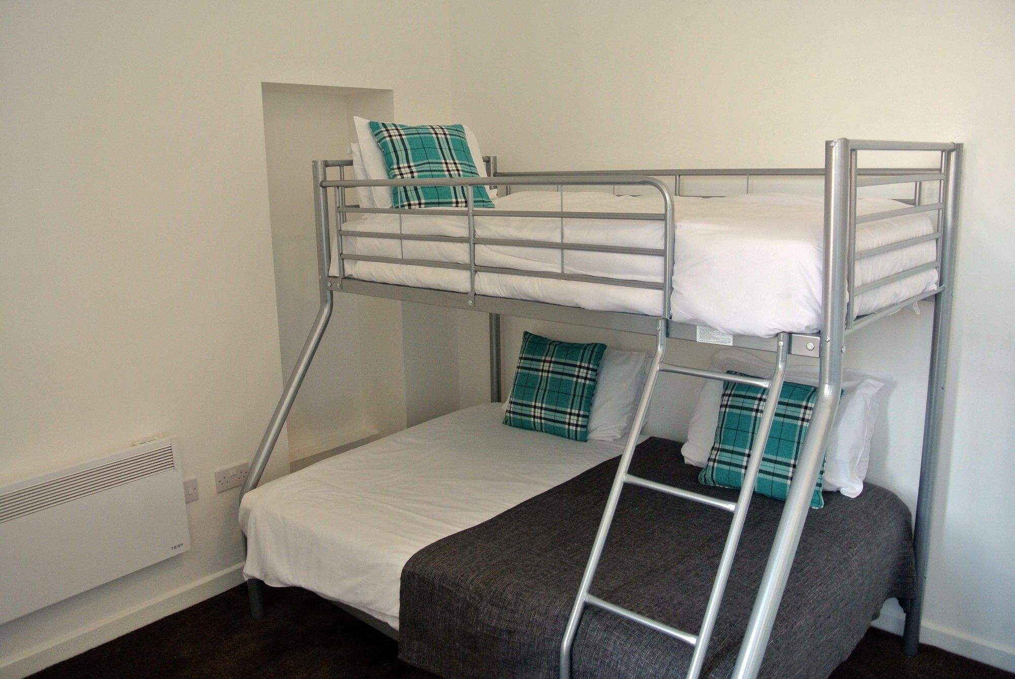 Approved Serviced Apartments Gorse Hill Manchester Bagian luar foto