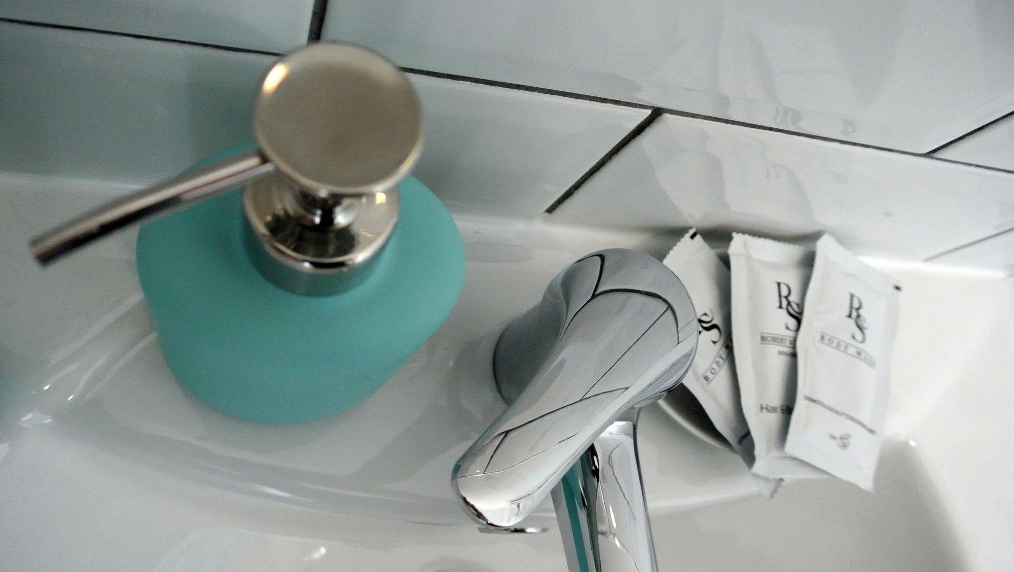 Approved Serviced Apartments Gorse Hill Manchester Bagian luar foto